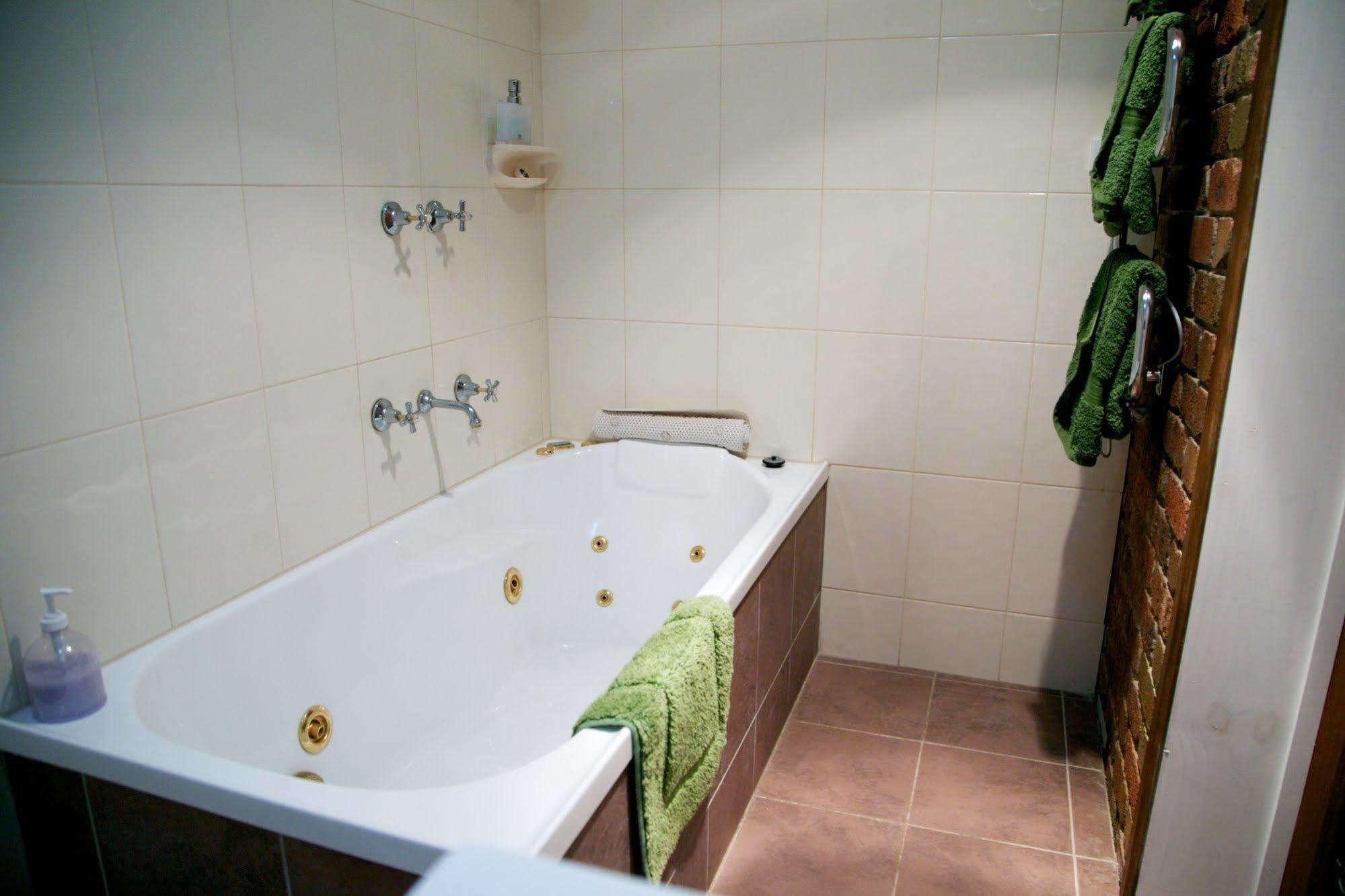 Holly Lane Mews Motel Yarra Glen Ngoại thất bức ảnh